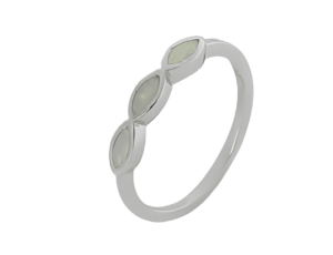 Сребърен пръстен с три камъка опал  |  Бижута