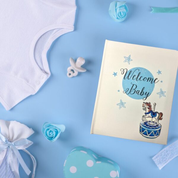 Детски албум за снимки със сребърна декорация въртележка | HappyMarket.bg Детски албум за снимки със сребърна декорация въртележка | Детски албуми за снимки