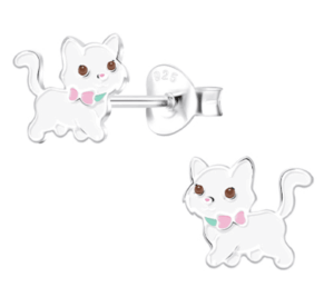 Детски сребърни обеци Бяло коте, тип винт | HappyMarket.bg Детски сребърни обеци Бяло коте, тип винт | Детски бижута