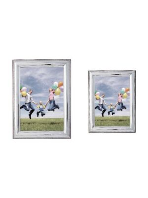 Комплект сребърни фото рамки с релефен контур тип въже, 3 бр.,18х24,13х18 и 9х13см | HappyMarket.bg Комплект сребърни фото рамки с релефен контур тип въже, 3 бр.,18х24,13х18 и 9х13см | Рамки за снимки