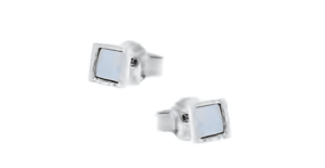 Квадратни малки сребърни обеци с опал и винт | HappyMarket.bg Квадратни малки сребърни обеци с опал и винт | Бижута