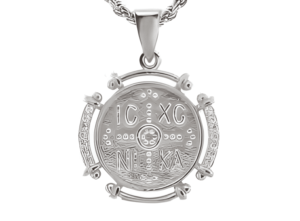 Сребърен медальон с религиозни елементи