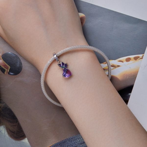 Сребърна висулка „Лилава пеперуда със стъклено сърце“ | HappyMarket.bg Сребърна висулка „Лилава пеперуда със стъклено сърце“ | Бижута тип Пандора