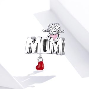 Сребърна висулка "Майка с малко дете и червено сърце"