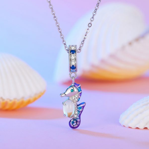 Сребърна висулка „Малко морско конче“ | HappyMarket.bg Сребърна висулка „Малко морско конче“ | Бижута тип Пандора