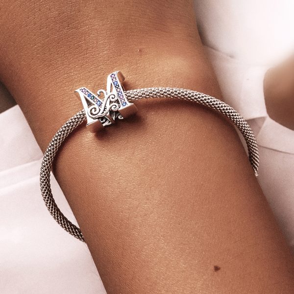 Сребърна висулка с монограм „Буква „M“ | HappyMarket.bg Сребърна висулка с монограм „Буква „M“ | Бижута тип Пандора