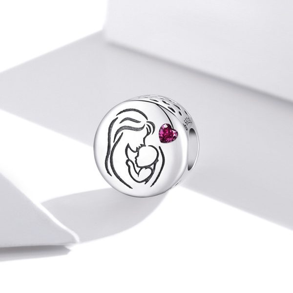 Сребърна висулка „Сребърна майка с бебе и червено сърце“ | HappyMarket.bg Сребърна висулка „Сребърна майка с бебе и червено сърце“ | Бижута тип Пандора