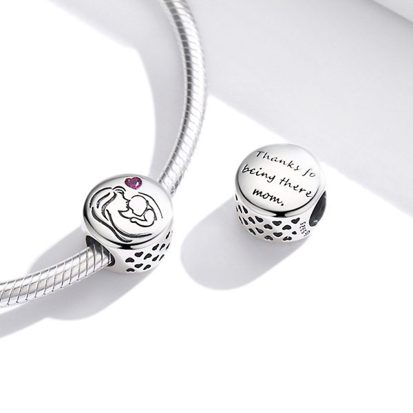 Сребърна висулка „Сребърна майка с бебе и червено сърце“ | HappyMarket.bg Сребърна висулка „Сребърна майка с бебе и червено сърце“ | Бижута тип Пандора