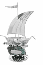 Сребърна декоративна фигура лодка