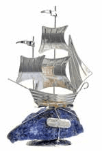 Сребърна декоративна фигура лодка със син кварц