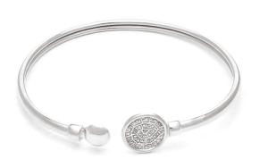 Твърда сребърна гривна с голям диск Фестос  |  Бижута