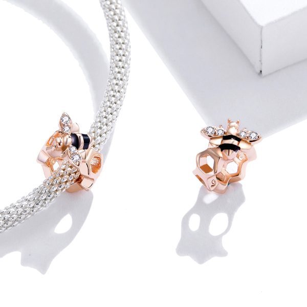 Медальoн розово злато „Пчела“ | HappyMarket.bg Медальoн розово злато „Пчела“ | Бижута тип Пандора