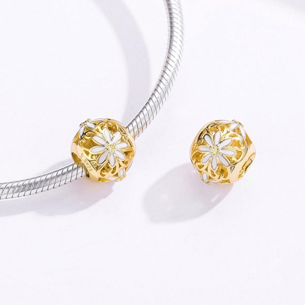 Златна висулка „Цвете Mаргаритка“ | HappyMarket.bg Златна висулка „Цвете Mаргаритка“ | Бижута тип Пандора