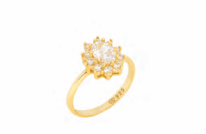 Позлатен сребърен пръстен с овален циркониев камък и рамка от малки цирконии  |  Бижута