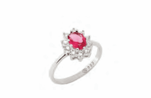 Сребърен пръстен с овален циркониев червен камък и рамка от малки бели цирконии  |  Бижута