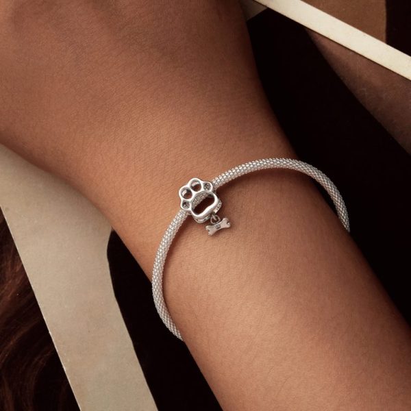 Сребърен талисман „Кучешка лапа и кокъл“ | HappyMarket.bg Сребърен талисман „Кучешка лапа и кокъл“ | Бижута тип Пандора