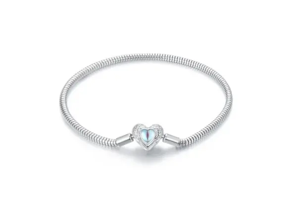Сребърна гривна тип Пандора със закопчалка сърце и син камък | HappyMarket.bg Сребърна гривна тип Пандора със закопчалка сърце и син камък | Бижута тип Пандора