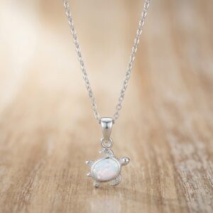 Сребърно колие Костенурка с опал | HappyMarket.bg Сребърно колие Костенурка с опал | Бижута